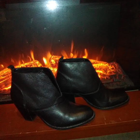 Black leather CREVO ANKLE BOOTIES - Picture 2 of 9